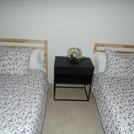 Apartamento Piscina Viena Roses Bagian luar foto