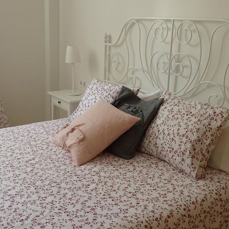 Apartamento Piscina Viena Roses Bagian luar foto