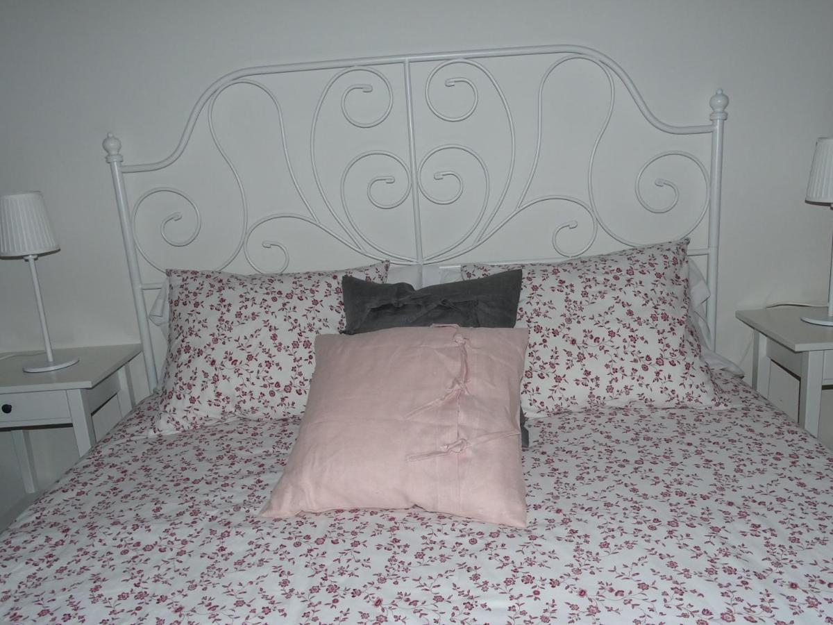 Apartamento Piscina Viena Roses Bagian luar foto