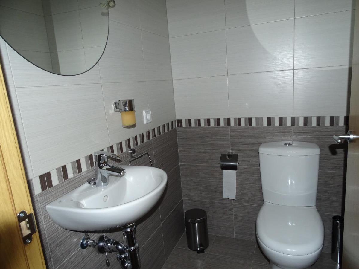 Apartamento Piscina Viena Roses Bagian luar foto