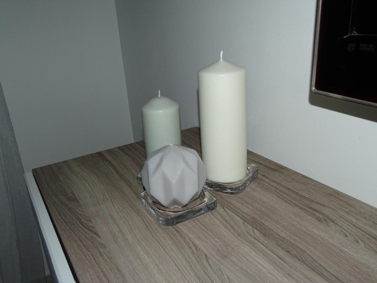 Apartamento Piscina Viena Roses Bagian luar foto