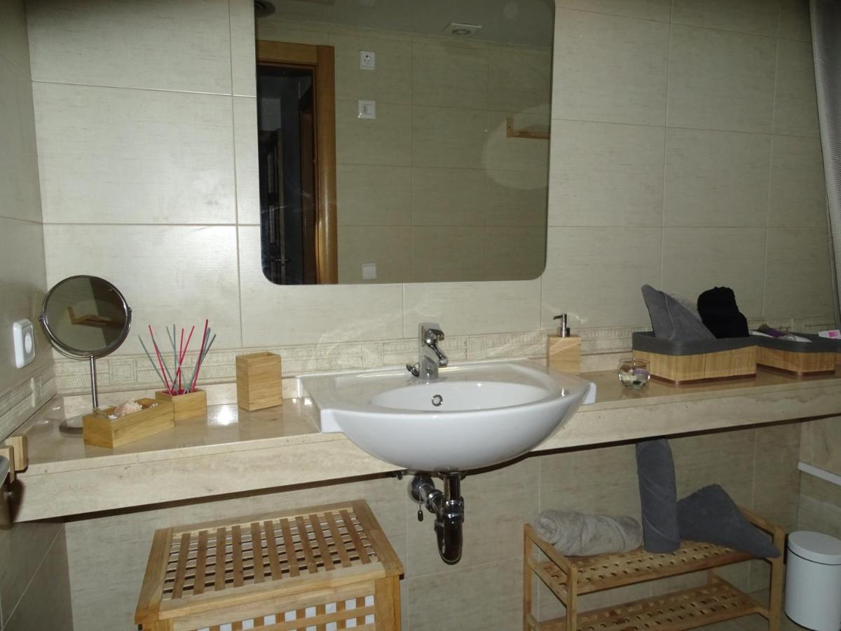 Apartamento Piscina Viena Roses Bagian luar foto