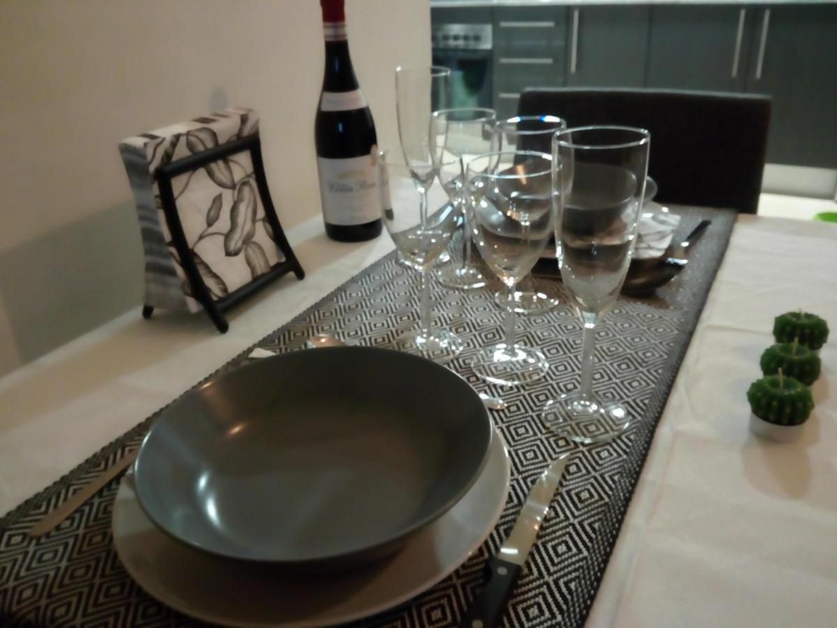 Apartamento Piscina Viena Roses Bagian luar foto