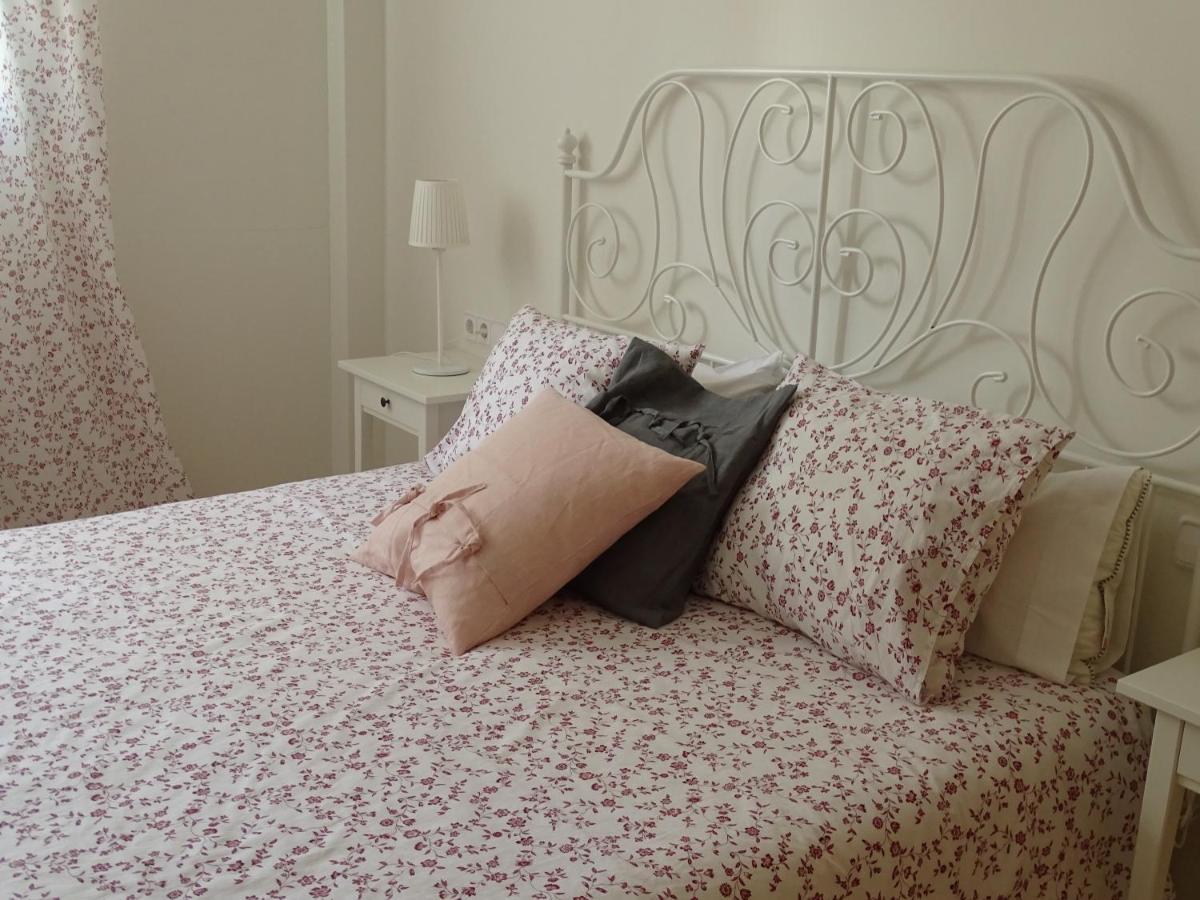 Apartamento Piscina Viena Roses Bagian luar foto