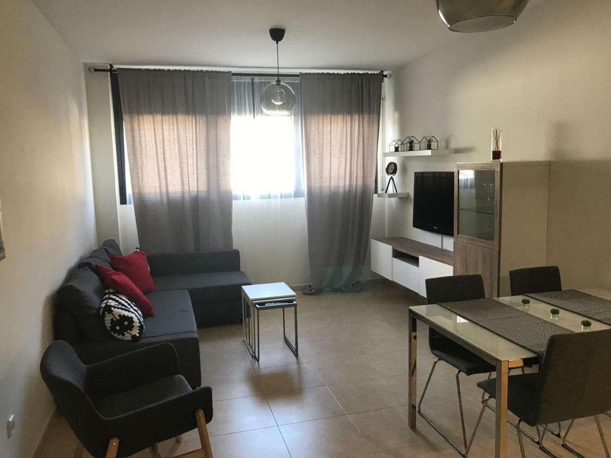 Apartamento Piscina Viena Roses Bagian luar foto