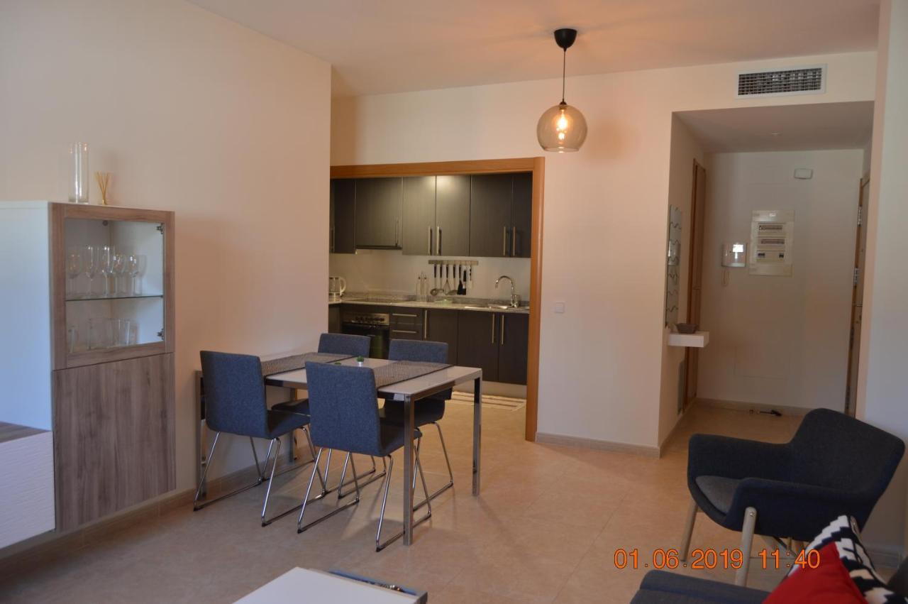 Apartamento Piscina Viena Roses Bagian luar foto